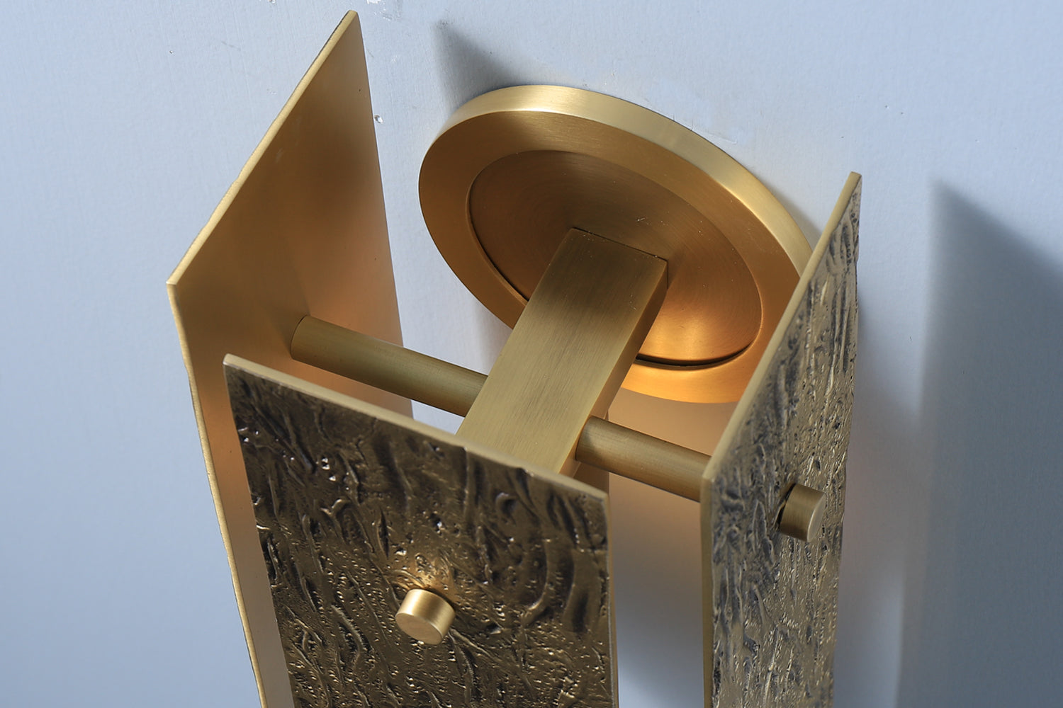 Bark Wall Sconce Brass